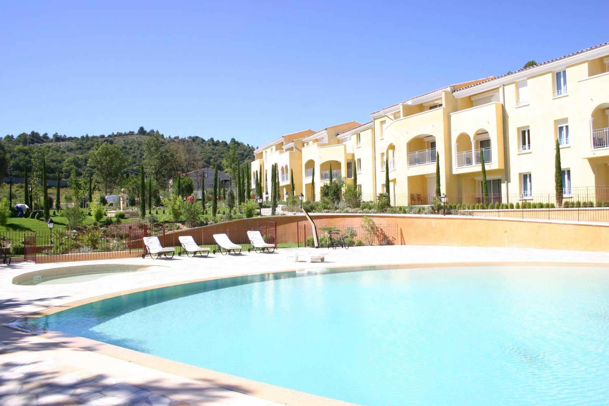 Residence Odalys La Licorne De Haute Provence Gréoux-les-Bains Exterior foto
